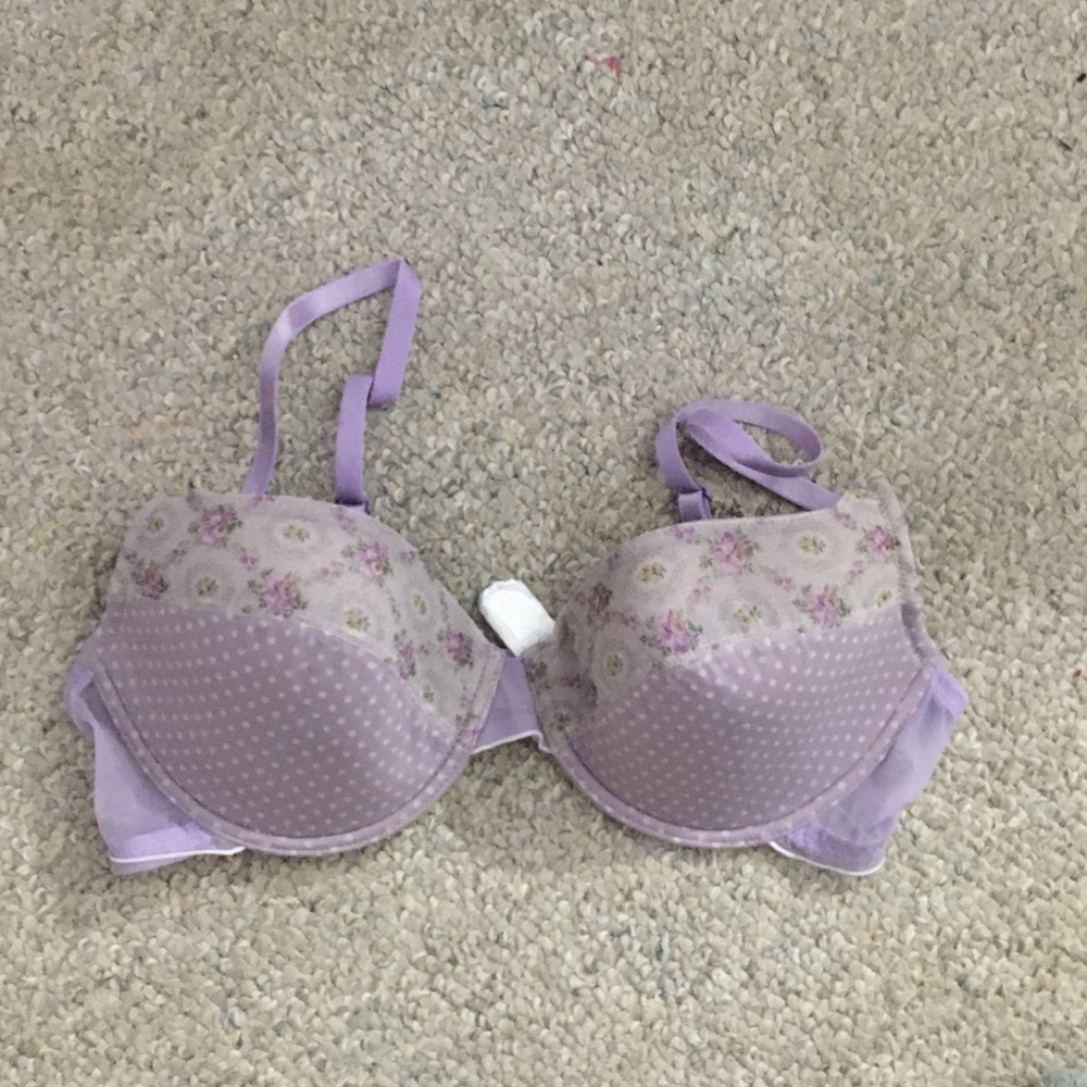 Cute vintage-style bra!